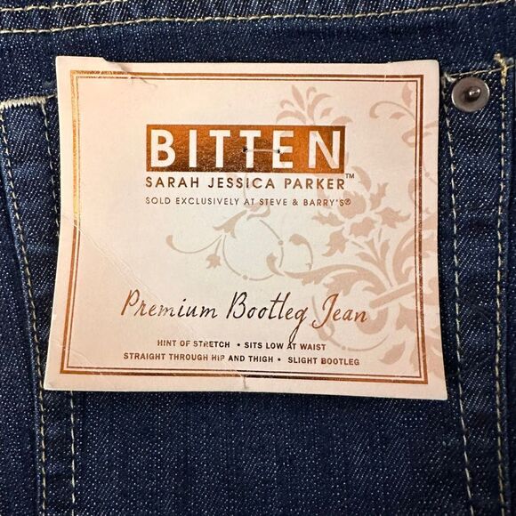 Bitten by Sarah Jessica Parker ~ Bootleg Denim ~ little bit of stretch~ size 6R - Picture 8 of 11